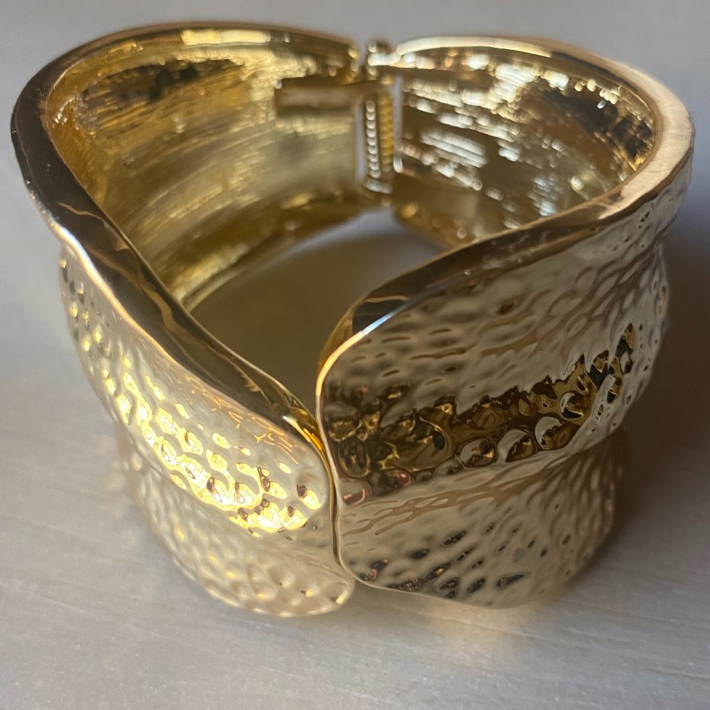 Nwot Iman Hammered Metal Gold Tone Clamper Cuff Runway Bracelet